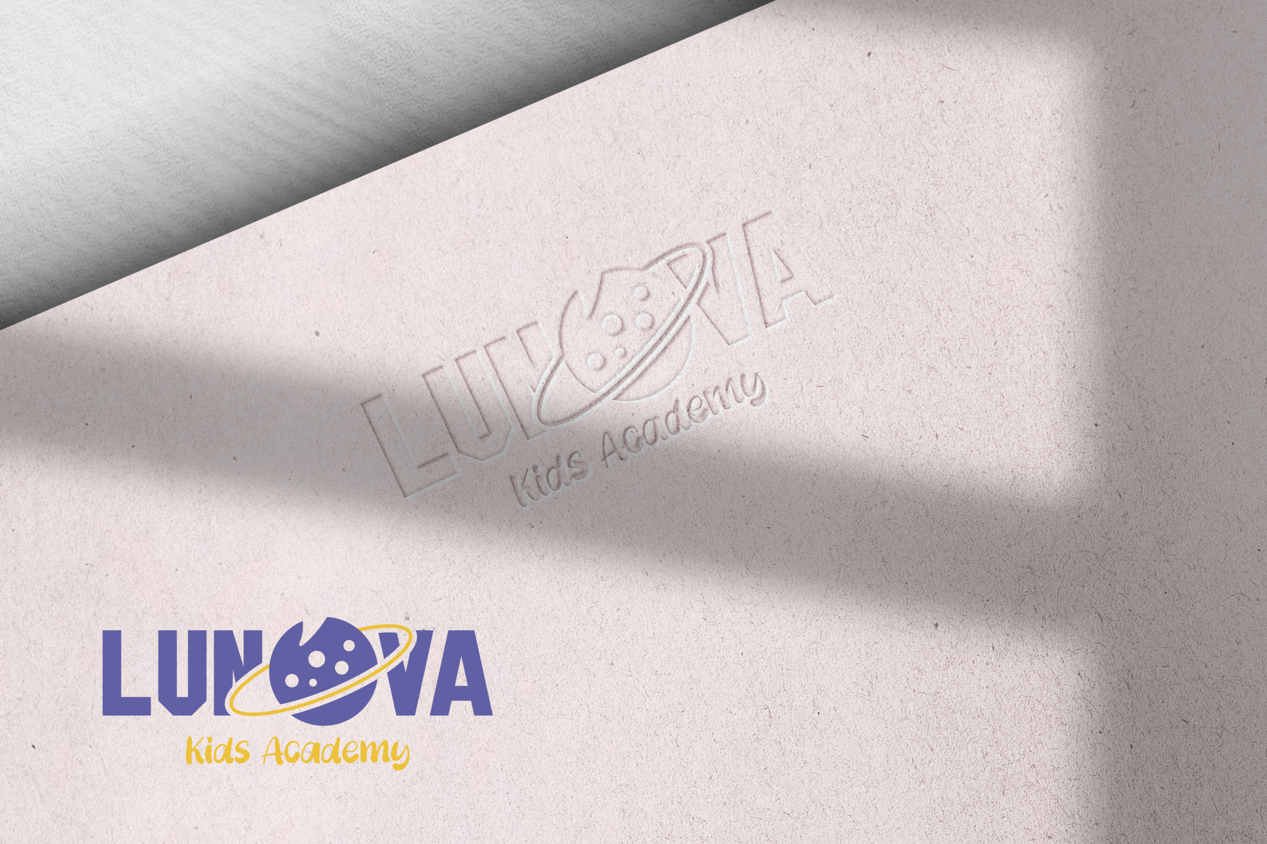 lunova-logo-mock